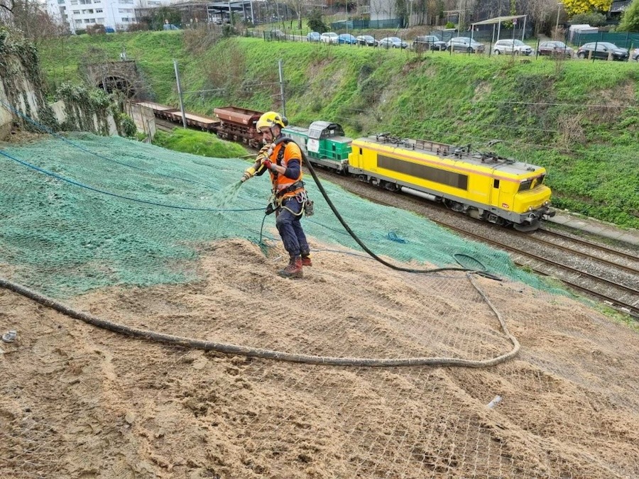 RE Slope Stabilization (Rock Engineering Slope Stabilization)